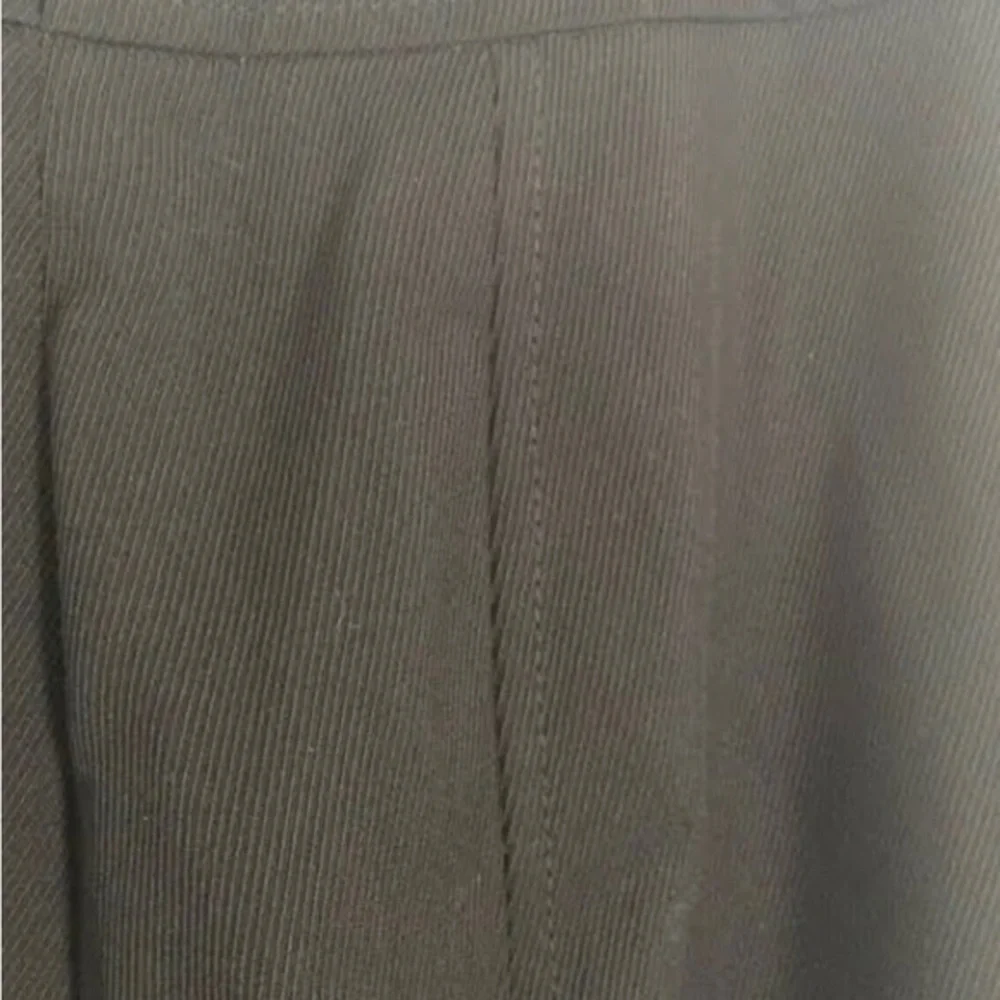 Akris Punto black textured wool split hem crop pant